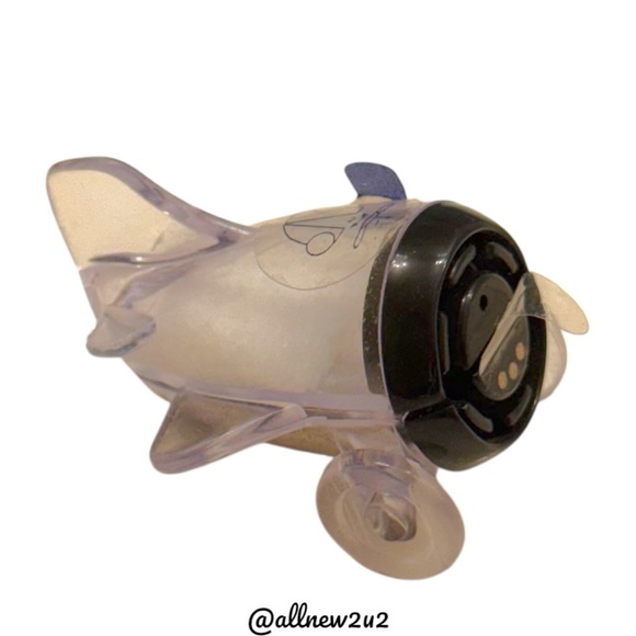 Vintage Collectible Salt & Pepper Plastic Airplane - filled and sealed, not open - Picture 12 of 16